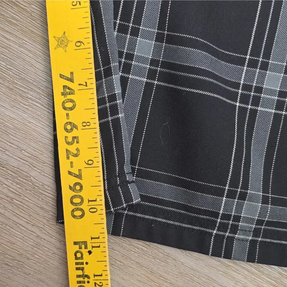 Y2K Quiksilver Men’s Black/Gray Plaid Chino Shorts Flat Pockets Applied Logo 34